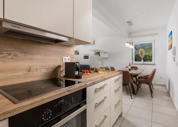 Pool Maurina Opatija With Sea View Apartment