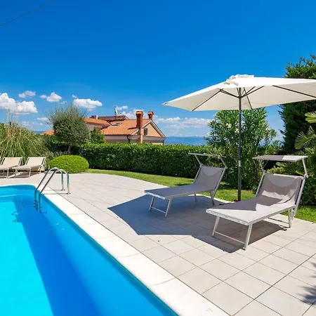 Pool Maurina Opatija With Sea View アパート