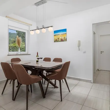 Pool Maurina Opatija With Sea View アパート