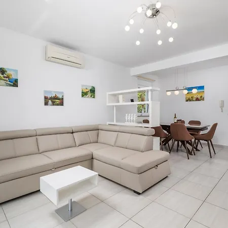 Pool Maurina Opatija With Sea View Ičići